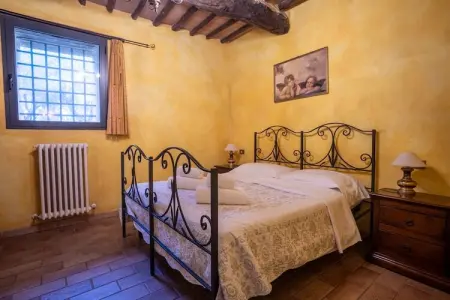 La Grotta di Montecchino App Susino, Agriturismo Siena avec piscine - Photo 12
