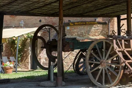 La Grotta di Montecchino App Susino, Agriturismo Siena avec piscine - Photo 14