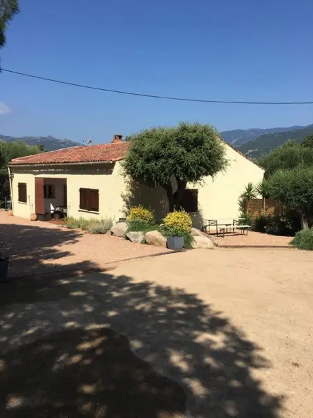 Spacieuse maison à Lecci avec jardin et aire de jeux - Photo 5