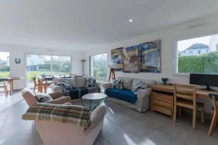 TY KREIZH, Maison neuve avec piscine près de la plage - Photo 10
