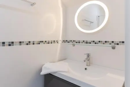 TY KREIZH, Maison neuve avec piscine près de la plage - Photo 24