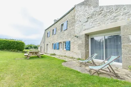 KERDIBIS, Maison de vacances avec jardin près de la plage de Lampaul - Photo 9