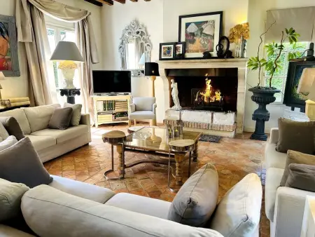 Spacieuse villa avec piscine privée à Chailly-en-Brie - Photo 34