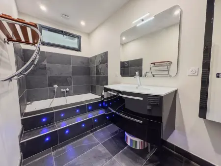 Villa avec piscine - 10 pers., Maison 10 personnes à Cuxac d'Aude - Photo 10