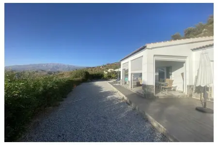 633089, Bungalow avec barbecue à Sayalonga - Photo 5