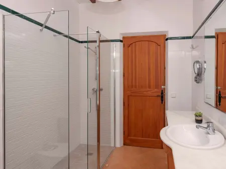 Villa avec piscine privée et vue montagne, Gite 6 personnes à Pollença - Photo 33
