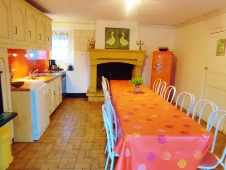 Maison spacieuse avec piscine privée à Saint-Cernin-de-l'Herm - Photo 7