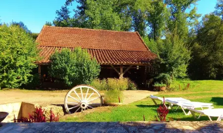 Maison spacieuse avec piscine privée à Saint-Cernin-de-l'Herm - Photo 8
