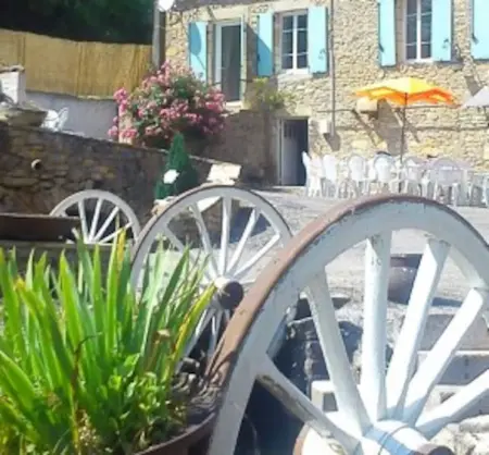 Maison spacieuse avec piscine privée à Saint-Cernin-de-l'Herm - Photo 45