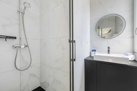 SK-119-HUGO-2-G-C, Spacieux Appartement 1BR/4P - Aubervilliers - Photo 44