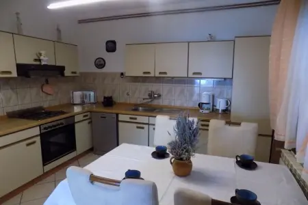 21216, Maison de vacances à Karlobag avec piscine - Photo 23