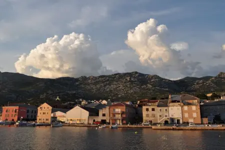 21216, Maison de vacances à Karlobag avec piscine - Photo 30