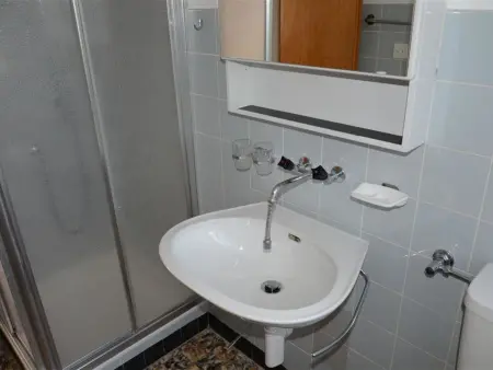 Mutzli Appartement/Fewo, Dusche oder Bad, WC 6-Bettwohnung - Photo 28