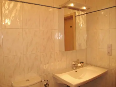 Grüenbüelti Appartement/Fewo, Dusche oder Bad, WC 6-Bettwohnung - Photo 22