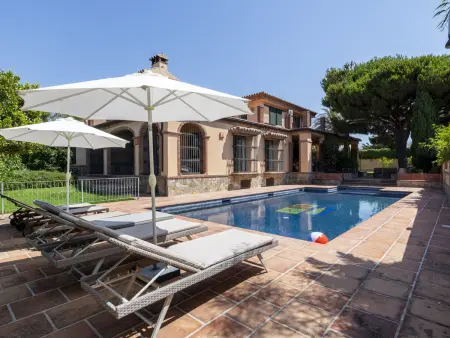 Spacieuse villa vue mer et clim - 16 pers., Villa 16 personnes à Marbella - Photo 2