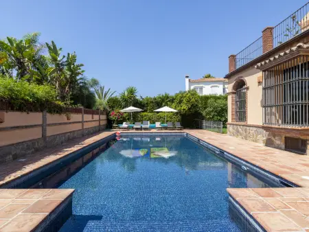 Spacieuse villa vue mer et clim - 16 pers., Villa 16 personnes à Marbella - Photo 3