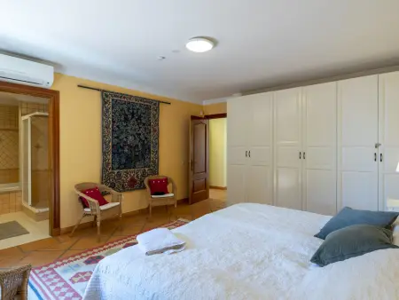 Spacieuse villa vue mer et clim - 16 pers., Villa 16 personnes à Marbella - Photo 20