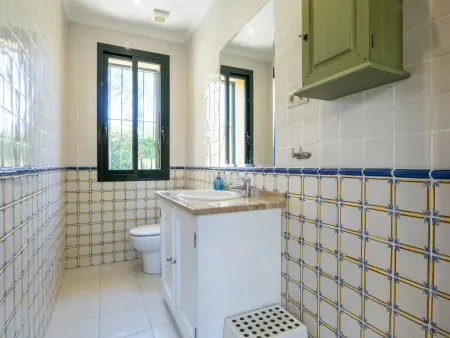 Spacieuse villa vue mer et clim - 16 pers., Villa 16 personnes à Marbella - Photo 35