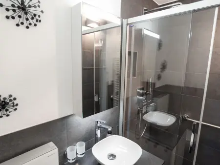 Cristal 28 # 3-bed apartment, Dusche, WC 3-bed apartment, Dusche, WC - Photo 10