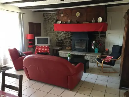 Charmante maison avec jardin près de Pierrefiche - Photo 8