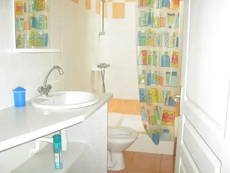 Charmante maison avec jardin près de Pierrefiche - Photo 11