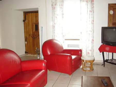 Charmante maison avec jardin près de Pierrefiche - Photo 15