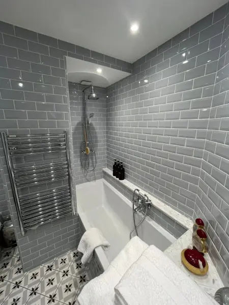 Appartement lumineux avec jacuzzi à Cannes 60 m² - Photo 5