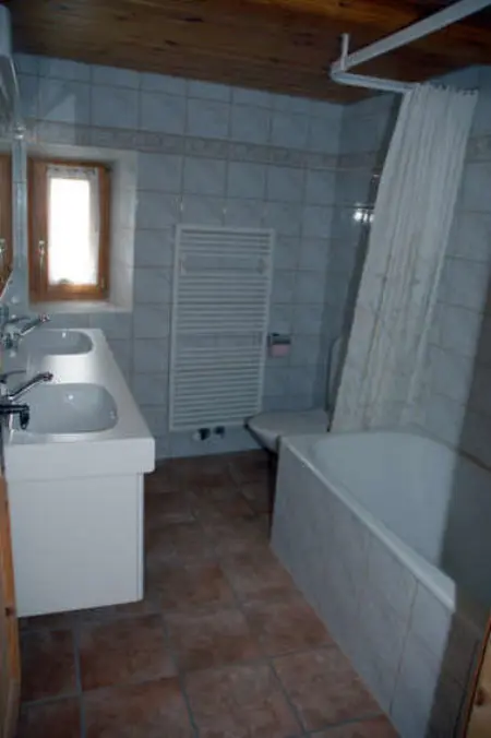 Ferienwohnung Chasa Quadra, Appartement 6 personnes à Tarasp - Photo 10