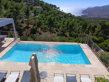 Rez-de-villa de 150 m2 privé dans un domaine clos privé de 3500 m2. - Photo 2