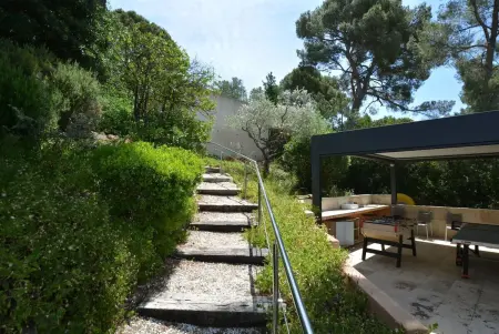Rez-de-villa de 150 m2 privé dans un domaine clos privé de 3500 m2. - Photo 3
