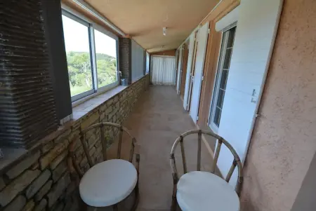 Rez-de-villa de 150 m2 privé dans un domaine clos privé de 3500 m2. - Photo 39