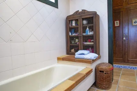 Cortijo Sierra y Lago, Alterhome Andalusian Cortijo pour 13 personnes avec piscine, wifi, sierra et lac - Photo 24