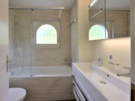 Hölzerhütte Appartement/Fewo, Dusche oder Bad, WC, 5-Bettwohnung - Photo 8