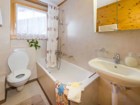 Chalet Ferienwohnungen Schwalbennest Moos Grächen, (Grächen), - Photo 9