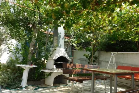 1720, Appartement de vacances à Karlobag avec barbecue - Photo 2