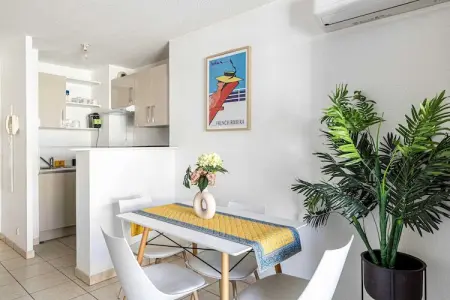 LG-33-REPUBLIQUE, Appartement lumineux d'une chambre avec parking et terrasse - Photo 2
