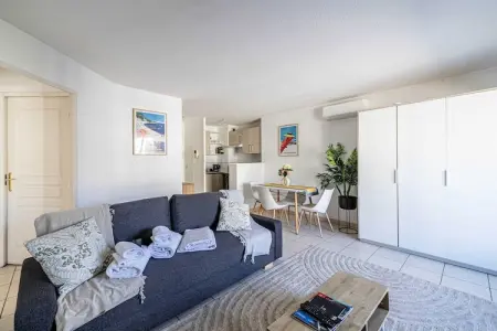 LG-33-REPUBLIQUE, Appartement lumineux d'une chambre avec parking et terrasse - Photo 6