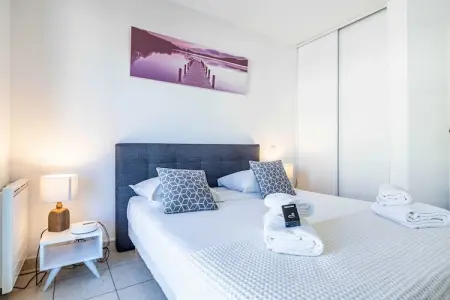 LG-33-REPUBLIQUE, Appartement lumineux d'une chambre avec parking et terrasse - Photo 10