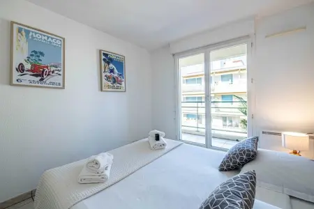 LG-33-REPUBLIQUE, Appartement lumineux d'une chambre avec parking et terrasse - Photo 11
