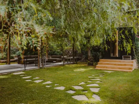 Villa de luxe à Ibiza: Sérénité et Bien-être dans un Jardin Enchanteur - Photo 2