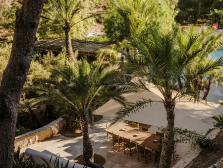 Villa de luxe à Ibiza: Sérénité et Bien-être dans un Jardin Enchanteur - Photo 5