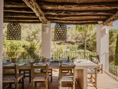 Villa de luxe à Ibiza: Sérénité et Bien-être dans un Jardin Enchanteur - Photo 7