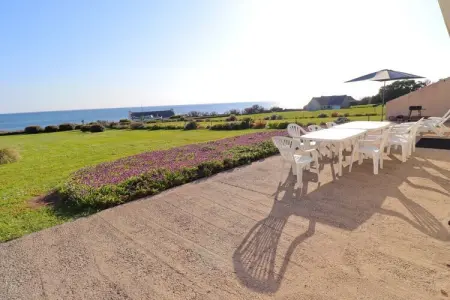 341807, 697-Villa Hent Kost la mer à 100 m - Photo 1