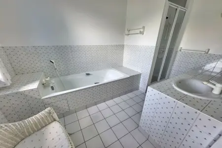 381392, Maison de vacances à Primelin avec terrasse - Photo 19