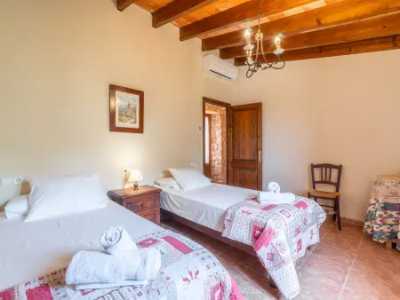 Villa en pierre avec piscine - Calme, Villa 8 personnes à Es Llombards - Photo 11