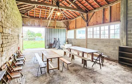 Charmante maison avec piscine, Maison 31 personnes à Saint Simon de Bordes - Photo 2