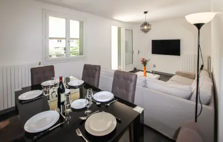 With house, Maison 6 personnes à Montélimar - Photo 2