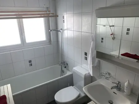 Tgesa Marlotscha Appartement/Fewo, Dusche oder Bad, WC, 3 Schlafräume - Photo 12