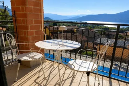 Le Chat Noir, Superbe appartement avec piscine et vue sur le lac - Photo 14