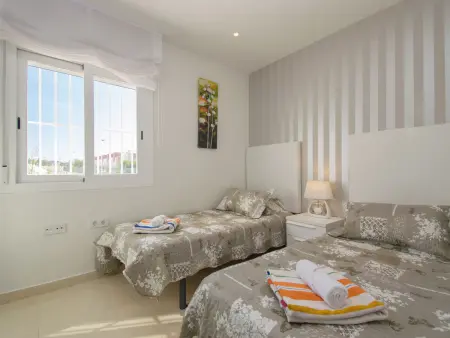 Bungalow moderne avec clim et WiFi - 4 pers., Bungalow 4 personnes à Torrevieja - Photo 3